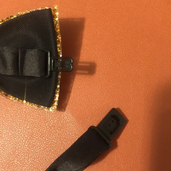 Sparkling Gold Crystal Bow Tie - Picture 14 of 15